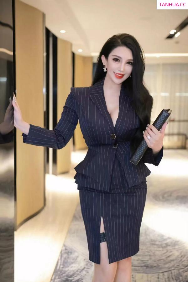 乔安娜  [XiuRen]高清写真图 2025.03.25 No.10065 乔安娜 欧美范美女第8张图片